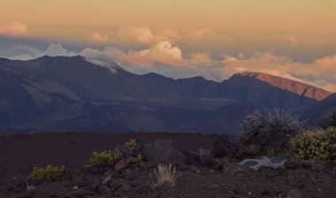 Maui, Hawaii 'deki Haleakala yanardağının panoramik üst görüntüsü