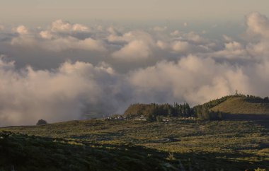 Maui, Hawaii 'deki Haleakala yanardağının panoramik üst görüntüsü