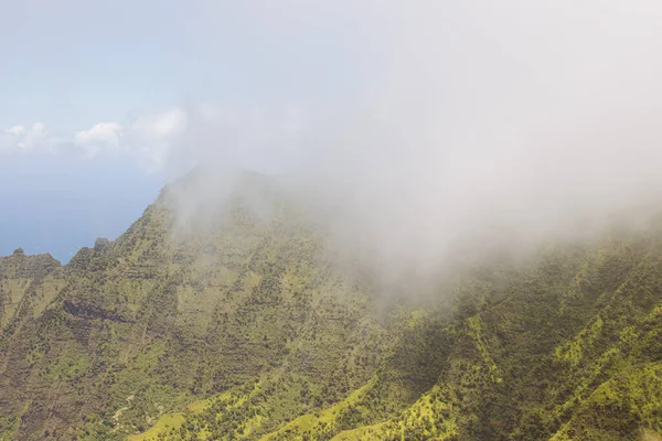 Vista panorâmica superior do vale de Napili em Kauai, Hawai — Fotografia de Stock