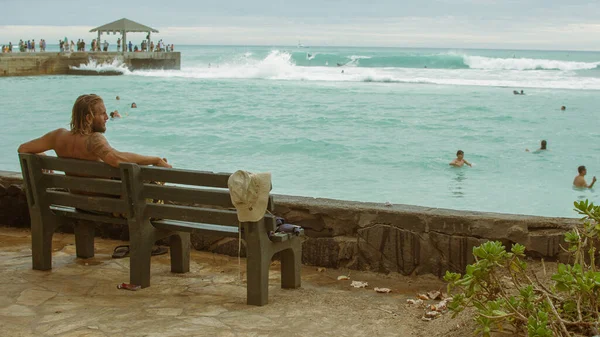 Contenido editorial de gente surfeando en Oahu, Honolulu, Hawai. —  Fotos de Stock