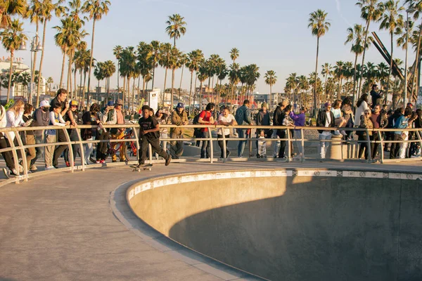 Venice plaj kaykay parkından sokak fotoğrafçılığı, Los Angeles, Kaliforniya, ABD, Ocak 2022 — Stok fotoğraf