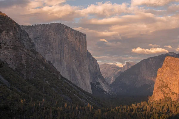 Őszi Táj Yosemite Nemzeti Parkból Kalifornia Egyesült Államok Kiváló Minőségű — Stock Fotó