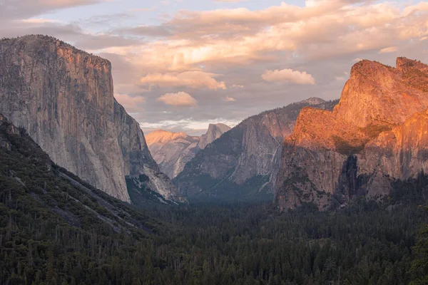 Autumnal Landscape Yosemite National Park California United States Фотографія Високої — стокове фото