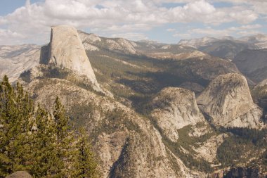Yosemite Ulusal Parkı, Kaliforniya, ABD 'den sonbahar manzarası. Yüksek kalite fotoğraf