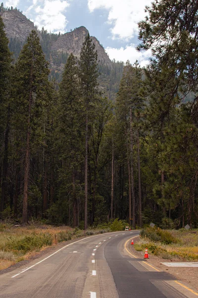 Herbstliche Landschaft Aus Dem Yosemite Nationalpark Kalifornien Vereinigte Staaten Hochwertiges — Stockfoto