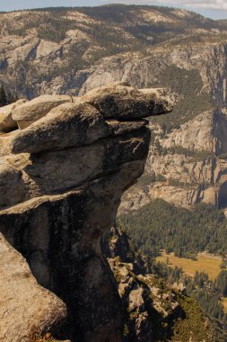 Yosemite Ulusal Parkı, Kaliforniya, ABD 'den sonbahar doğal manzarası