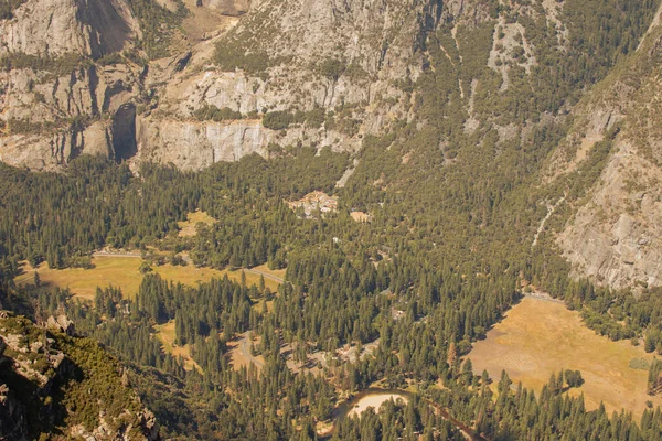 Paisaje natural otoñal del Parque Nacional Yosemite, California, Estados Unidos — Foto de Stock