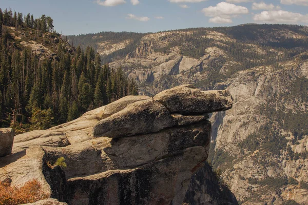 Paisagem natural outonal do Parque Nacional de Yosemite, Califórnia, Estados Unidos — Fotografia de Stock