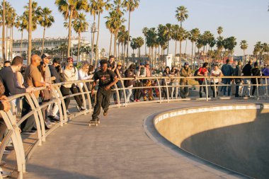 Venice plaj kaykay parkından sokak fotoğrafçılığı, Los Angeles, Kaliforniya, ABD, 2022. Yüksek kalite fotoğraf