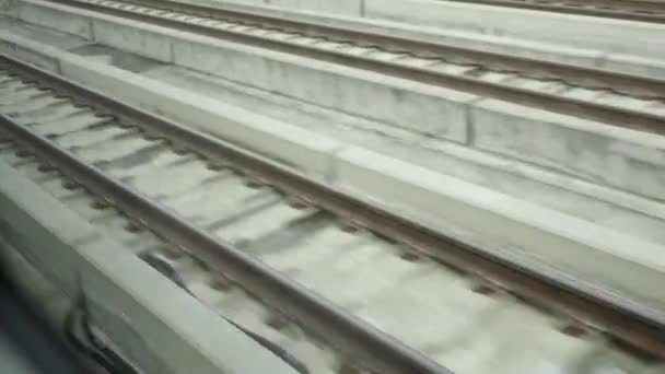 Gökyüzü Treninin Penceresinden Demiryolu Hattına Bak Mermi Treni Gökyüzü Tren — Stok video