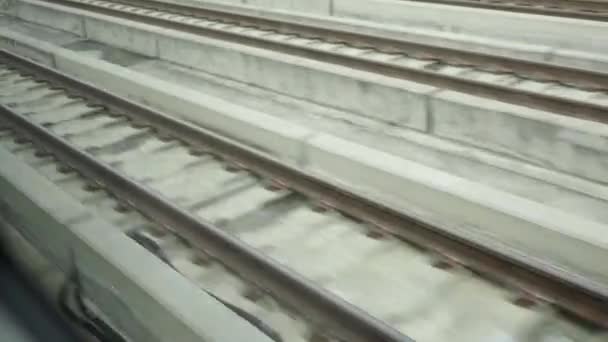 Vista Vía Férrea Desde Ventana Del Tren Del Cielo Viajes — Vídeos de Stock