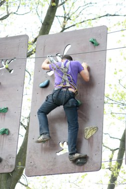 Kletterwand ve Hochseilgarten