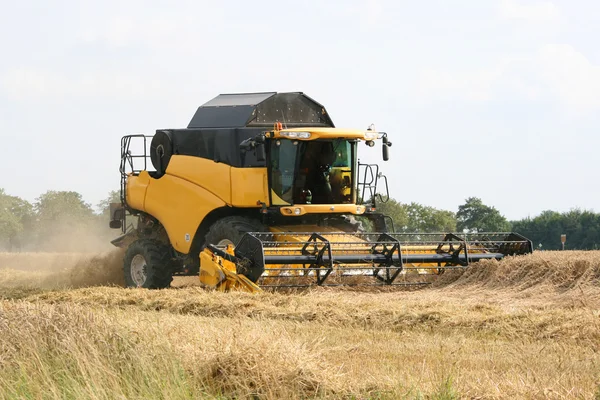 Wheat harvesting equipment - Combine Harvester — Stock fotografie
