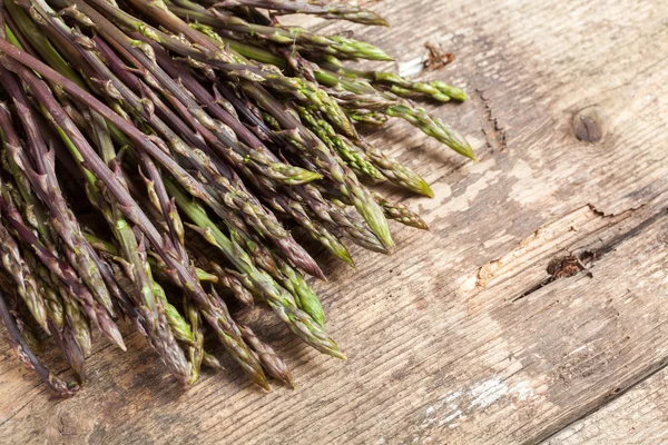 Wild asparagus — Stock Photo, Image