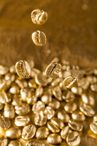 Gyllene café - kaffebönor — Stockfoto