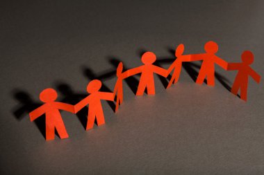 Kağıt takımı ortaklık kavramını birleştirdi