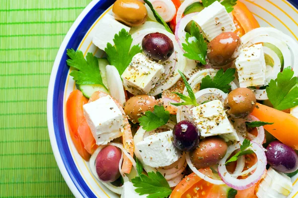 Традиционный греческий салат — стоковое фото