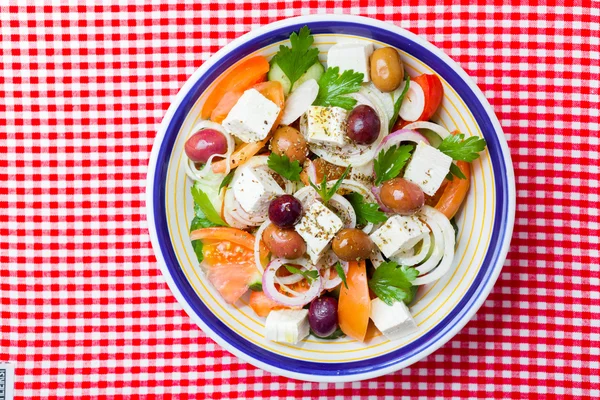 Traditioneller griechischer Dorfsalat — Stockfoto