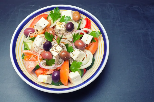 Traditioneller griechischer Dorfsalat — Stockfoto