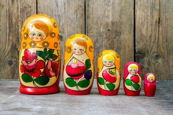 Bábušky nebo matryoshkas panenky. — Stock fotografie