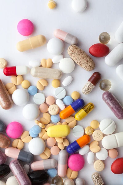 Pills on white — Stock Photo, Image