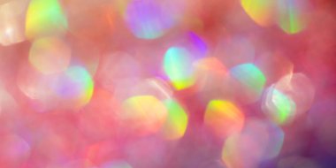 Parlak bir ışıltıyla soyut odaklanmış pembe arkaplan. Kaplama katmanı kadar iyi. Büyük afiş..