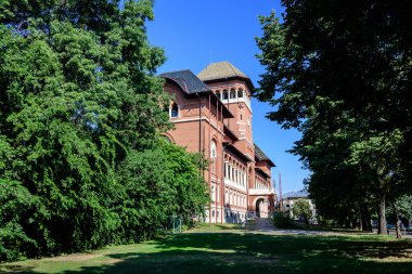 Bükreş, Romanya, 21 Ağustos 2021 - Piata Victoriei 'deki (Victoriei Meydanı) Muzeul Ulusal El Taranului Roma (Rumen Köylüleri Ulusal Müzesi) binası