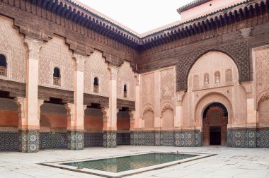 Okulu okul içinde resmi