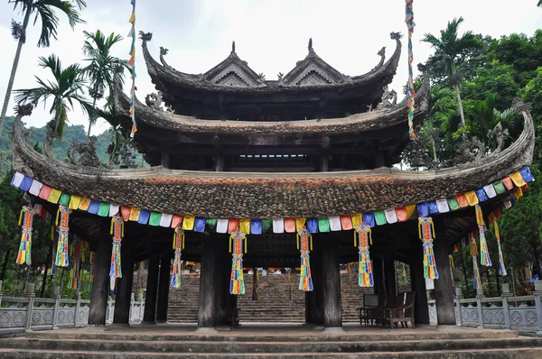 Parfym-pagoden i vietnam — Stockfoto