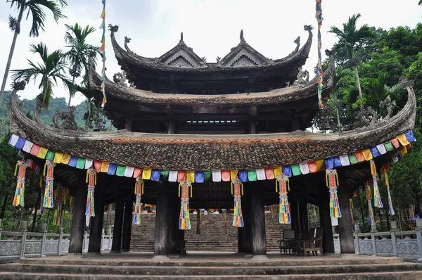 Perfume pagoda in Vietnam — Stock Photo, Image