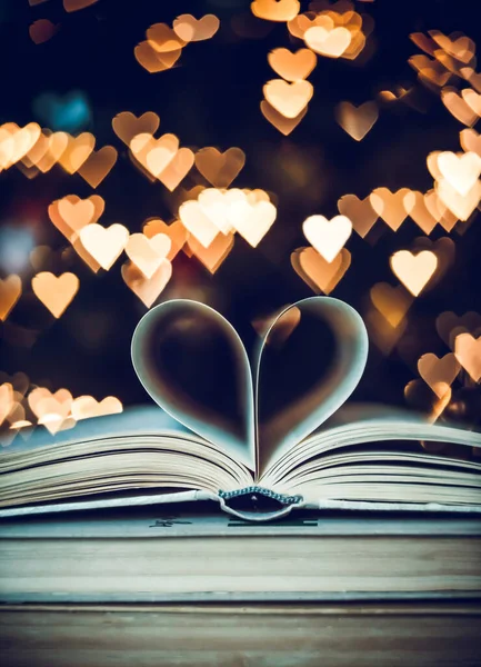 Papierbuch Herzform Auf Dem Hintergrund Von Bokeh Herzen Valentinstag Konzept — Stockfoto