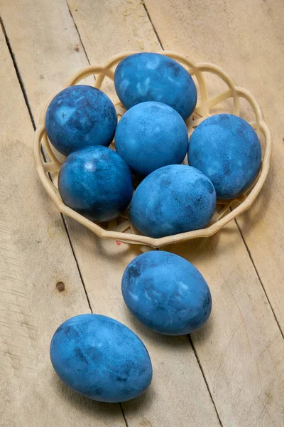 Blue Painted Eggs Wooden Background Vertical Shot Vertical Orientation — Stock Photo, Image
