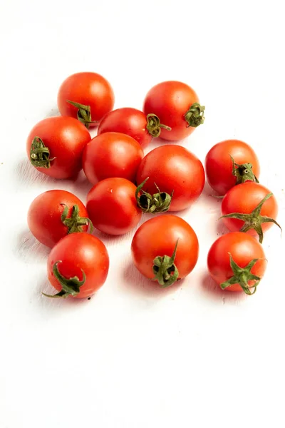 Group Cherry Tomatoes Ripe Organic Tomatoes Light Background Vertical Photo — Stockfoto