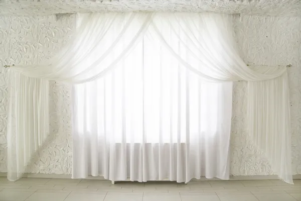 Curtains on windows — Stock Photo, Image