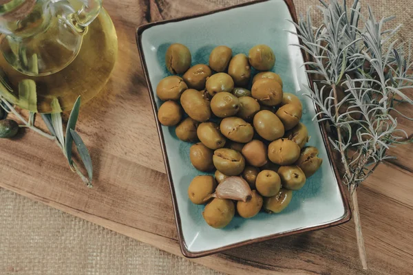Eine Tapa von Oliven aus Campo Real Oliven von großem internationalem Prestige. — Stockfoto
