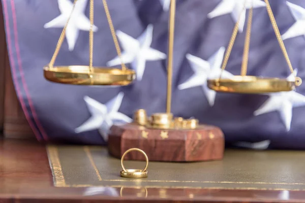 Family Law. Desktop photograph of law firm specialising in family law with the united states flag in the background. —  Fotos de Stock