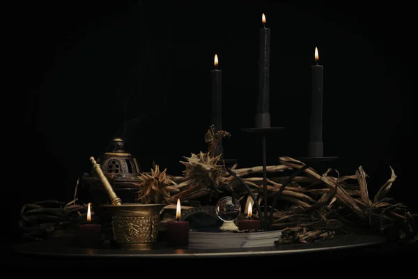 Tarot cards by candlelight in the evening. — Stock Photo, Image