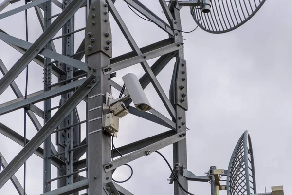 Kameras Auf Metallstangen Öffentlichen Park Überwachen Beobachten Und Protokollieren Offensichtliche — Stockfoto