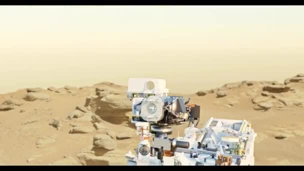 在火星岩石表面上的火星恒久漫游者的平滑的娃娃镜头的动画渲染 3D渲染 — 图库视频影像