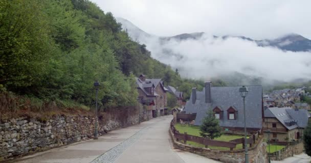 Beautiful Typical Village Aran Valley Pyrenees Catalonia Spain — Vídeo de Stock