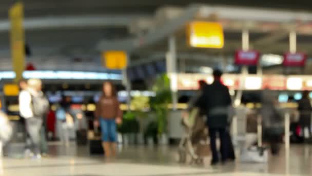 Airport Travelers Time Lapse Pan Tilt Shift — Stock Video