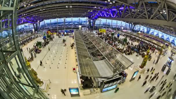 Aeroporto Viajantes Time Lapse Bangkok Fisheye — Vídeo de Stock