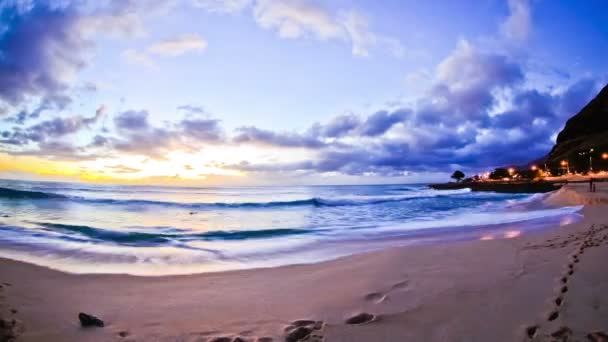日落期间的海滩 — 图库视频影像