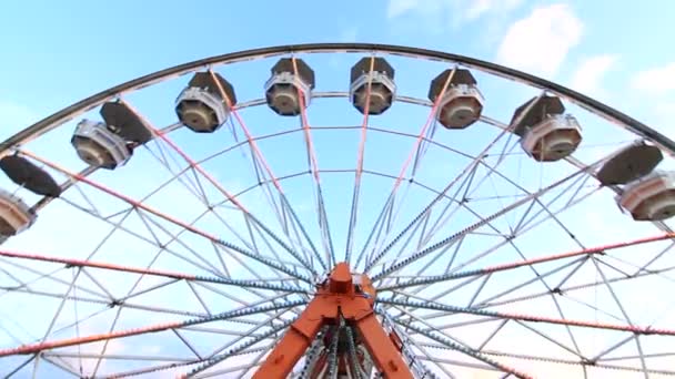 Stad eerlijke reuzenrad in actie. — Stockvideo