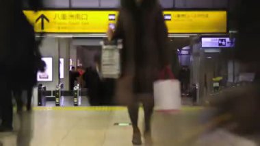 Tokyo tren istasyonu.