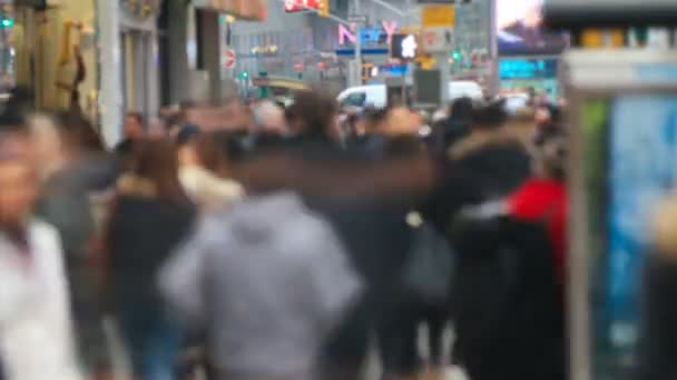 Large crowds walking by in the city — Stock Video