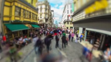 Meşgul Brüksel alışveriş caddesi.