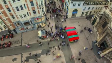 Brüksel alışveriş sokakları meşgul.