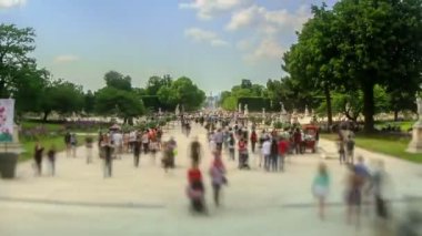 Paris'te yaya trafiği yakınlaştırma.