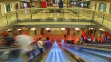 Paris Metro İstasyonu yaya trafiği